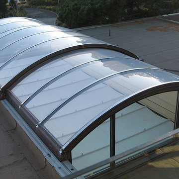 Rollamatic barrel-shaped skylight