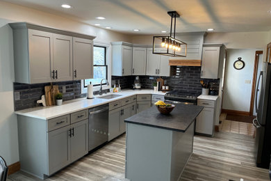 Inspiration for a farmhouse kitchen remodel in Cleveland