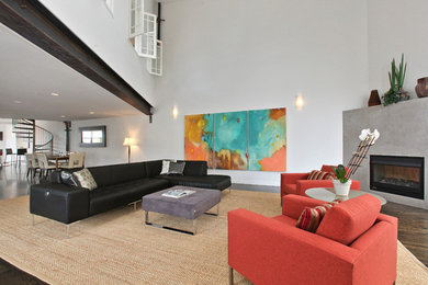 Minimalist living room photo in San Francisco