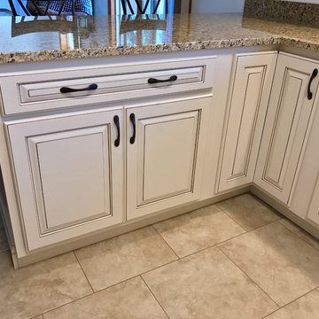 Geneseo Remodel Koch Cabinets Painted Pearl Umber Glaze Venetian Gold Granite