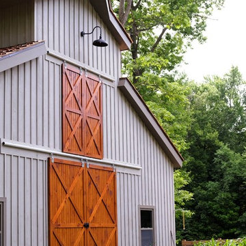 Craig & Jennifers Monitor Horse Barn