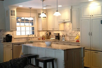 Inspiration for a timeless kitchen remodel in New York