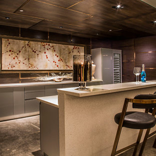 バンガロールのアジアンスタイルのおしゃれなホームバーの写真