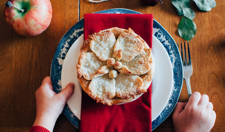 Warm Up Fall With an Apple Pie Party at Home