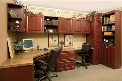 Inspiration for a timeless home office remodel in Houston