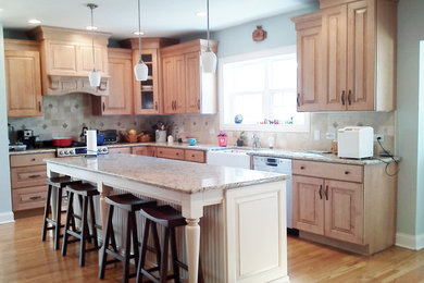 Example of a classic kitchen design in Chicago