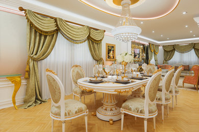 Dining room - traditional dining room idea in New York