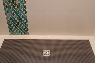 Example of a bathroom design in Ottawa