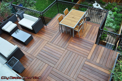 Deck - modern rooftop deck idea in New York