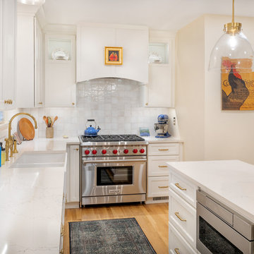 Kitchen + Powder Room Remodel: A Perfect Blend of Modern Elegance & Functionalit