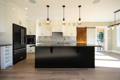 Transitional kitchen photo in Vancouver