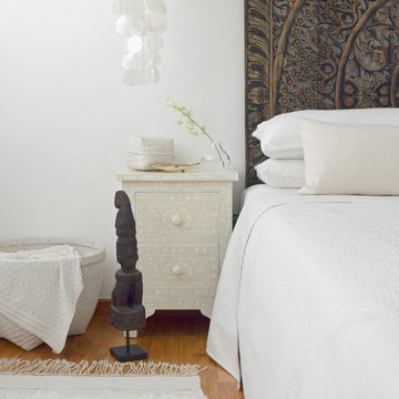 Ethnic bedroom by Anserai/Elly MacDonald Design