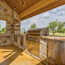 Outdoor Kitchen