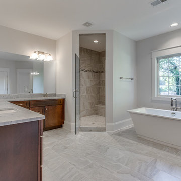 Owners' Bathroom w/Upgraded Rectangular Sink