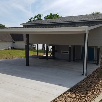 Modern Lakehouse in Huntsville Texas