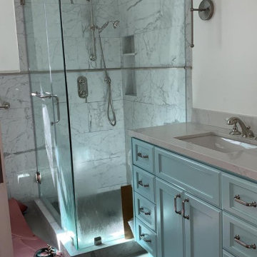 Glass Shower Enclosure for Increased Efficiency in The Bathroom
