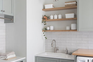 Laundry room photo in St Louis
