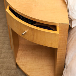 Tiger Maple Bedroom Suite - Nightstands And Bedside Tables