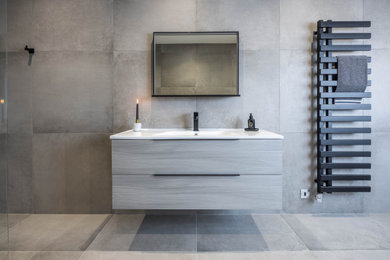 Design ideas for a modern bathroom in Glasgow.