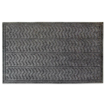 DII 18x30" Modern Plastic Durable and Non-Slip Chevron Hog Mat in Dark Gray