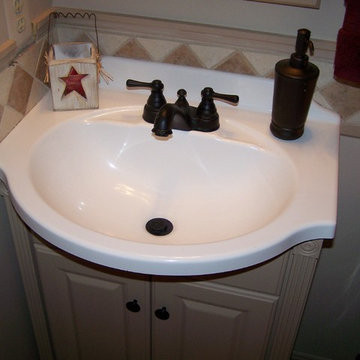 Cloverwood Ct - Country Bathroom