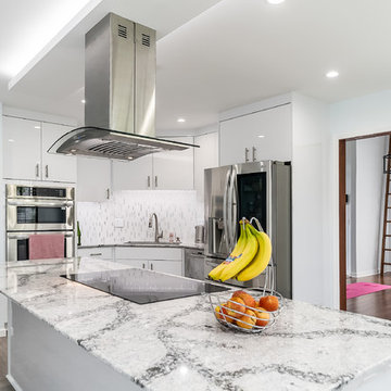Modern Kitchen Remodel Done in a Gloss Pure White Color