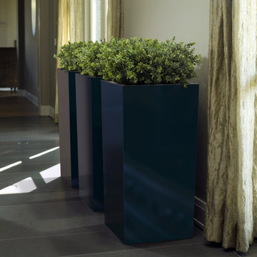 Milan Planter (L24" X W24" X H48")