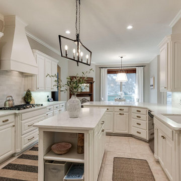 Crisp and Luminous Kitchen!