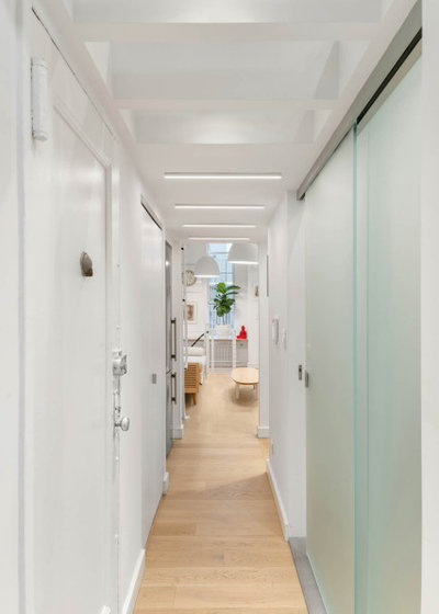 Recibidor y pasillo by Atelier036 - Architecture,Interior Design,Lighting