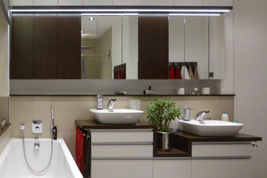 Modernes Badezimmer in Sonstige