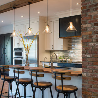 Industrial Küchen mit Rückwand aus Mosaikfliesen Ideen, Design & Bilder