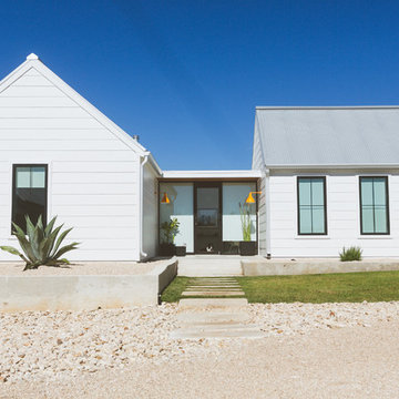 My Houzz: Couple Build Their Dream Modern-Farmhouse-Style Home