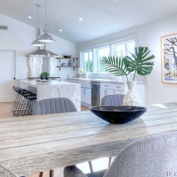 Distinctively Modern in Woodland Hills