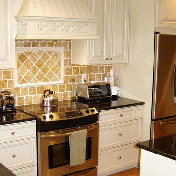 Traditional Kitchen with Off White Cabinetry and Ubatuba Granite
