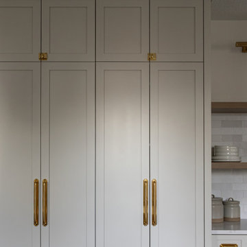 Timeless Chic: Elegant Neutral Kitchen