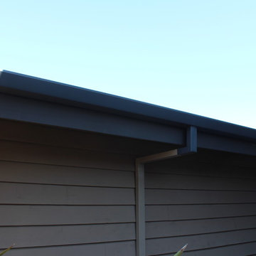 MidCentury Home In Orange County California, Angle Faced Gutters Box/Smooth Down