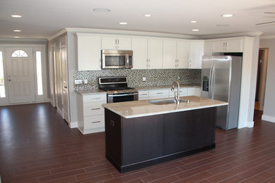 Inspiration for a contemporary kitchen remodel in Detroit