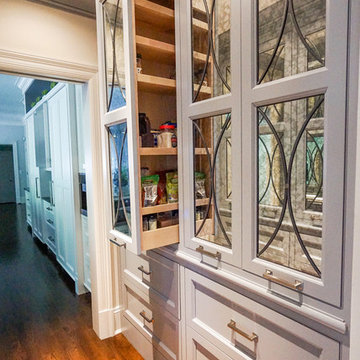 New Canaan Traditional Spacious Kitchen