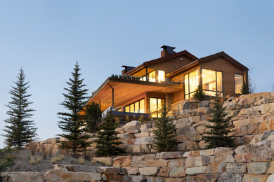 Example of a mountain style exterior home design in Salt Lake City