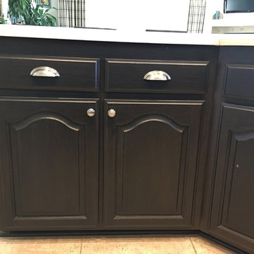 Expresso and white shabby chic kitchen cabinets