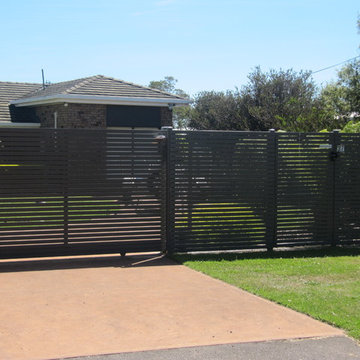 Aluminium Slat Fencing & Gate