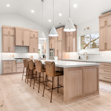 Coeurd'Alene New Build - White Quartersawn Oak Cabinets