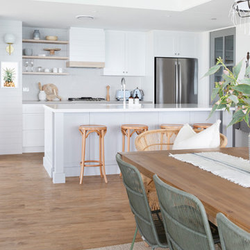 KITCHEN / DINING