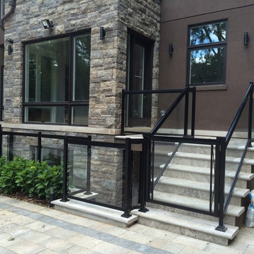 Aluminum and Glass Backyard Railings - 105