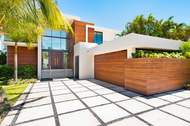 Inspiration for a modern exterior home remodel