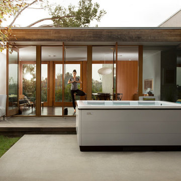 Modern Hot Tub Deck and Patio