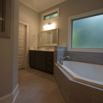Bathroom/Laundry Room
