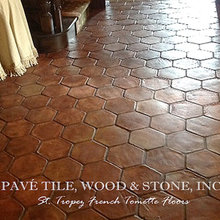 St Tropez Apt Floor