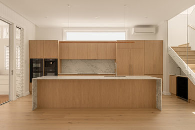 Inspiration for a modern kitchen in Brisbane.