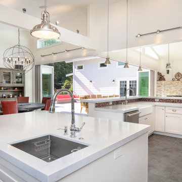 Walls Disappear Creating an Indoor/Outdoor Lifestyle with Zero Corner Bifolds